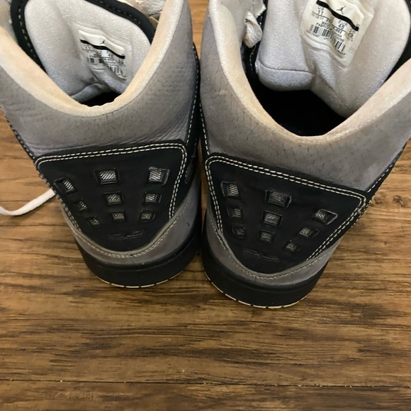 Jordan flat ones men’s size 11, gray and black and color - Picture 2 of 7